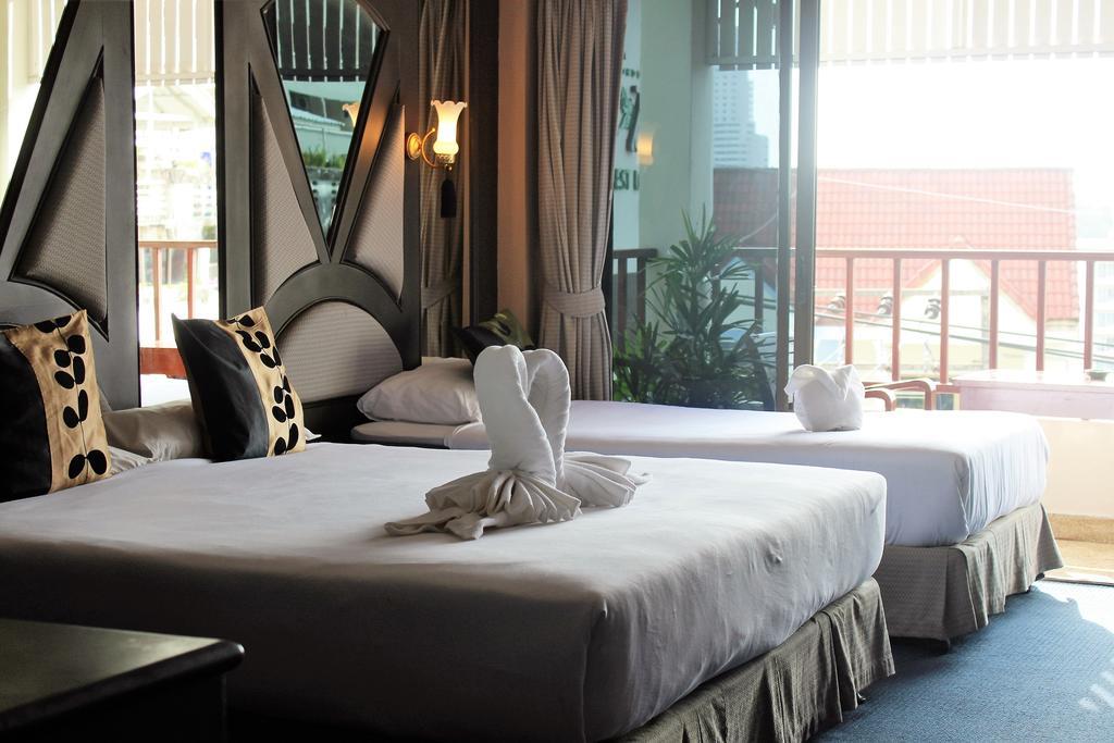 Kelly'S Residency Hotel Patong Bagian luar foto